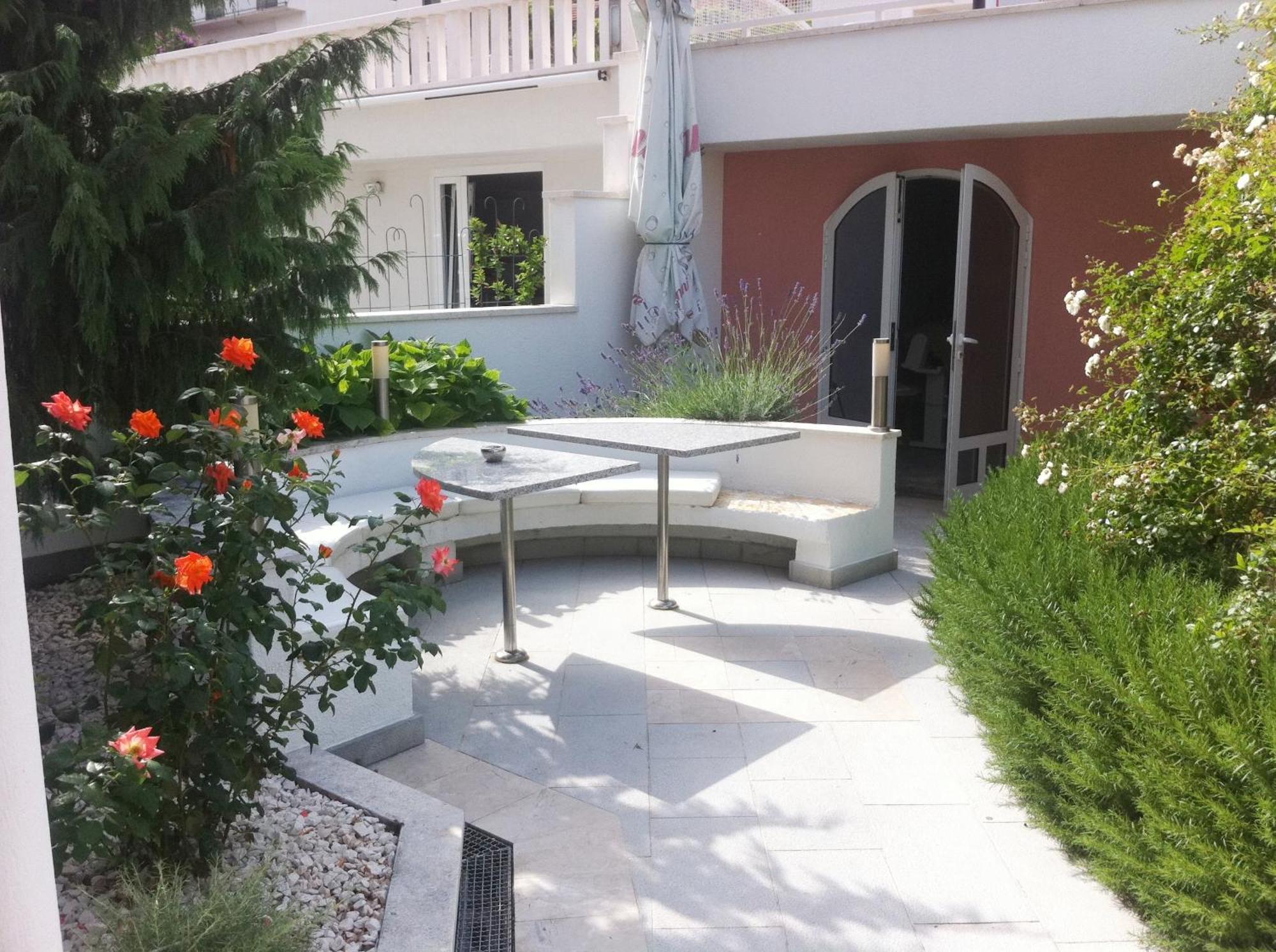 Hotel Bavaria Trogir Seget Donji Exterior photo