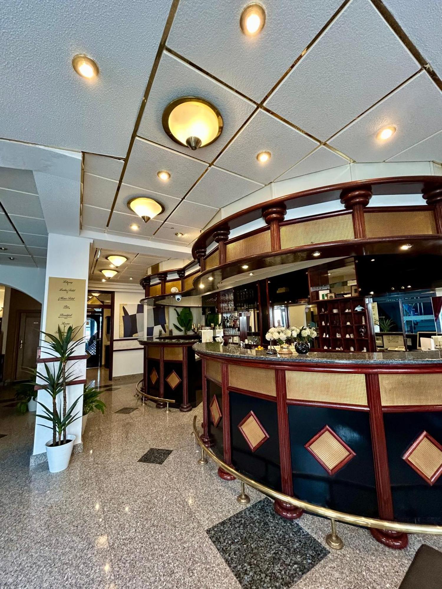 Hotel Bavaria Trogir Seget Donji Exterior photo