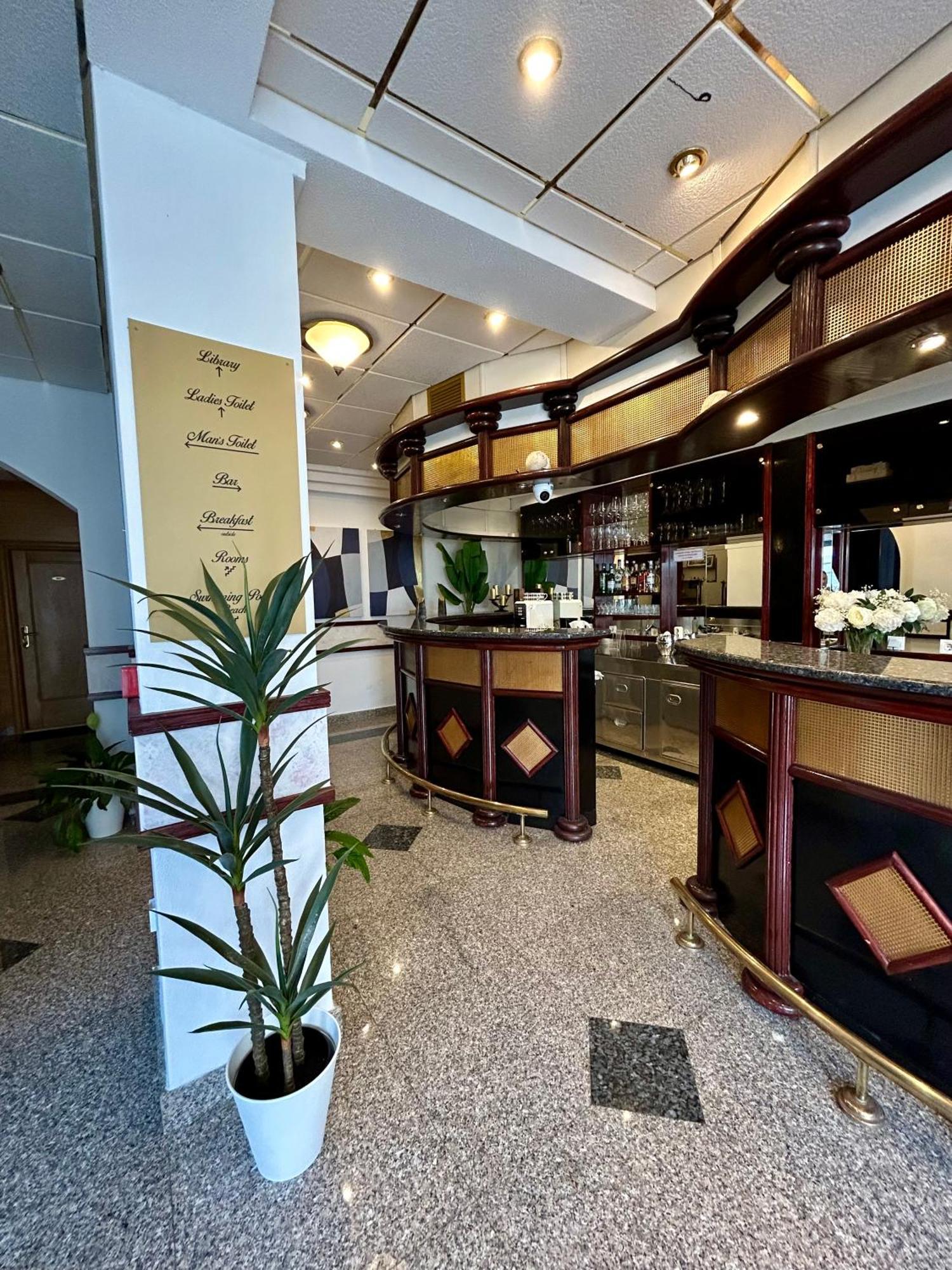 Hotel Bavaria Trogir Seget Donji Exterior photo