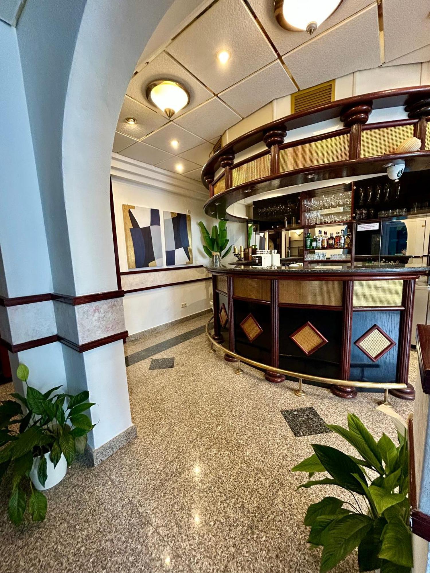 Hotel Bavaria Trogir Seget Donji Exterior photo
