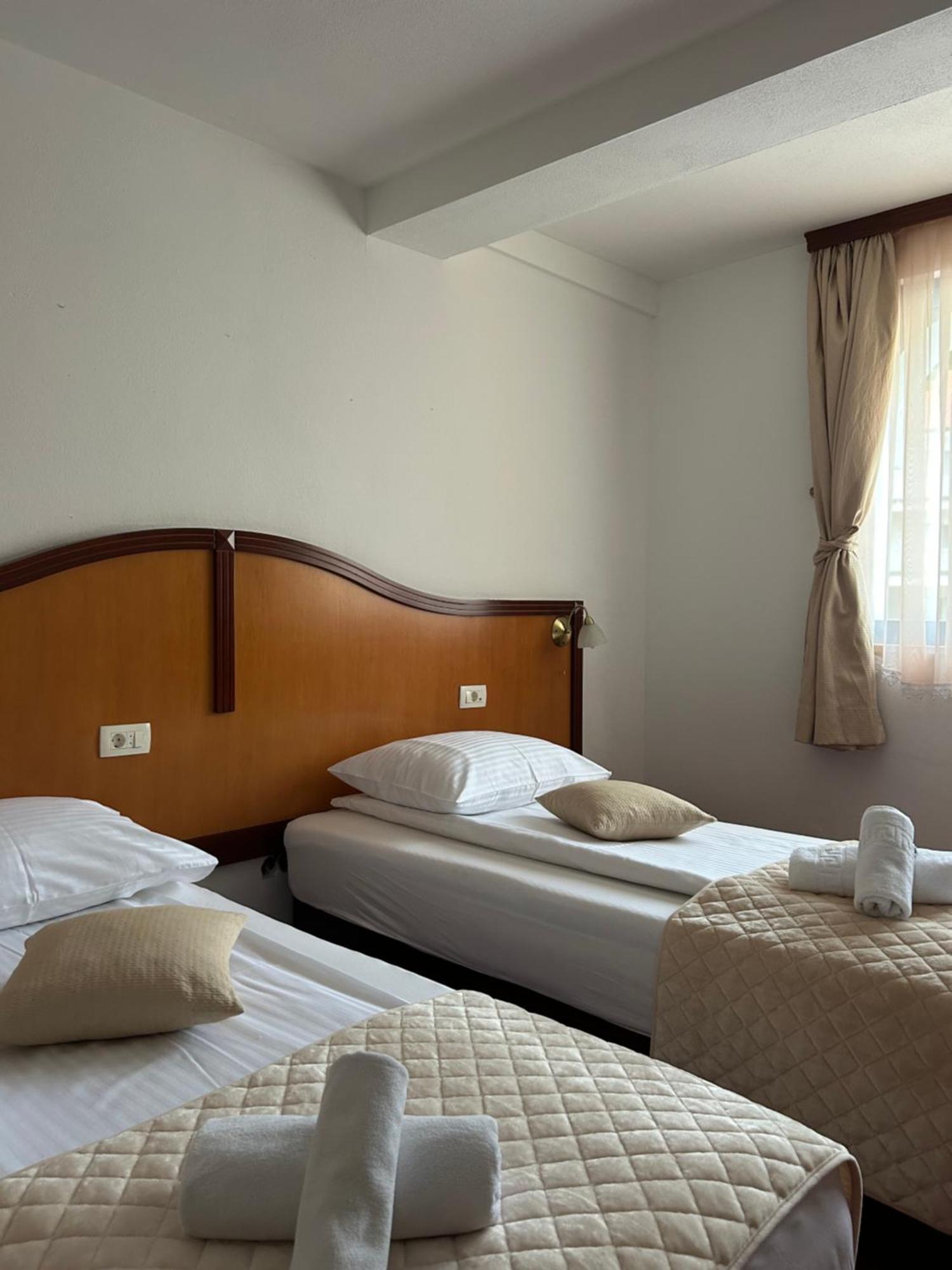 Hotel Bavaria Trogir Seget Donji Exterior photo