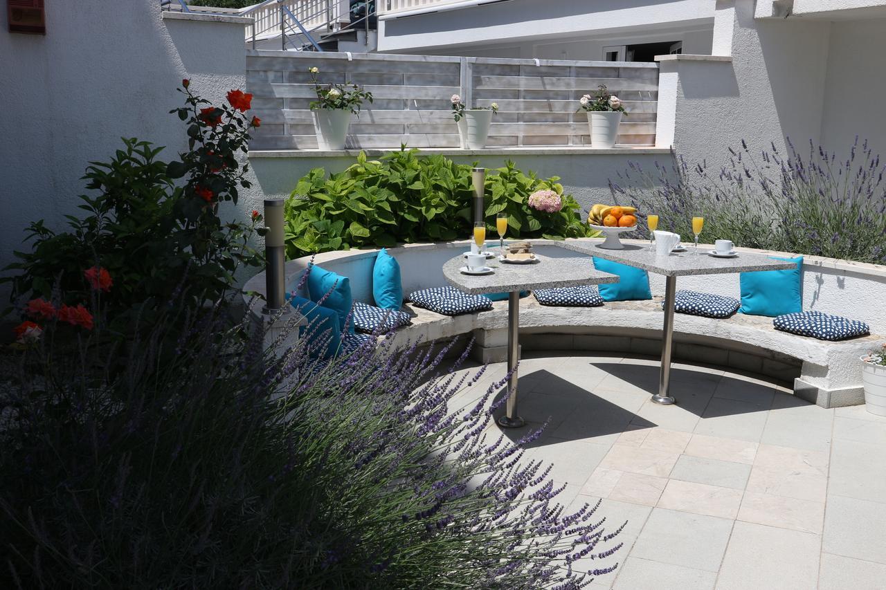Hotel Bavaria Trogir Seget Donji Exterior photo